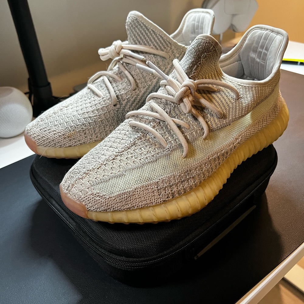 Yeezy 350 v2 Citrin